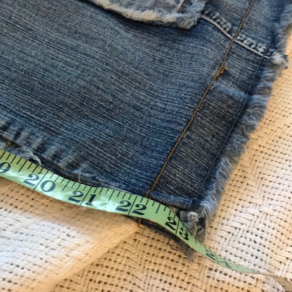 CJ Jeans Capris - Picture 7 of 8